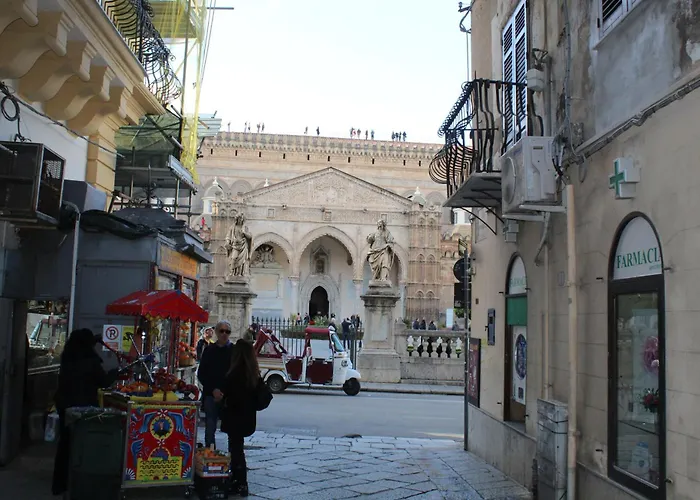 La Siciliana-di Fronte La Cattedrale * 巴勒莫