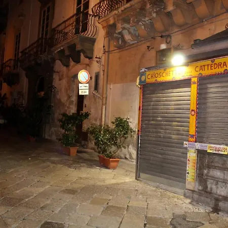 La Siciliana-di Fronte La Cattedrale Holiday home