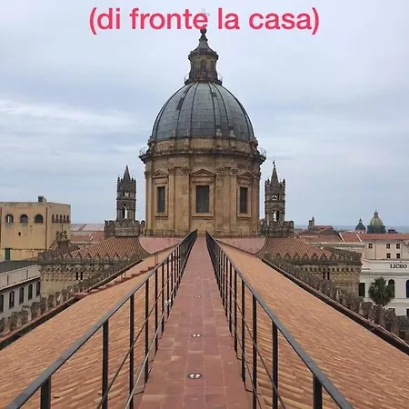 La Siciliana-di Fronte La Cattedrale Palermo
