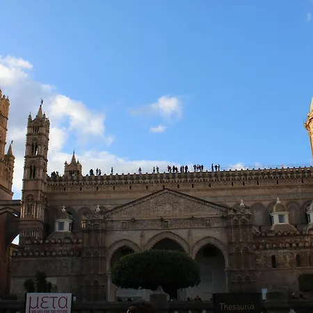La Siciliana-di Fronte La Cattedrale