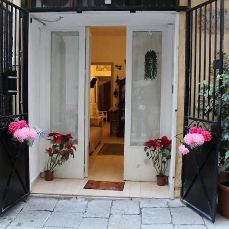 La Siciliana-di Fronte La Cattedrale Holiday home