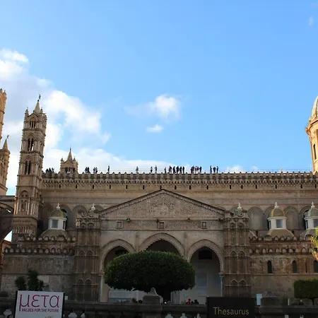 La Siciliana-di Fronte La Cattedrale Holiday home *